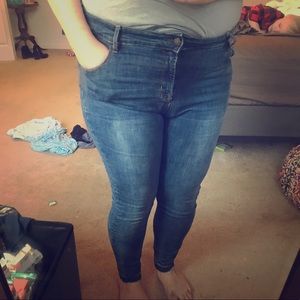 Old Navy Rockstar Mid-Rise skinny jeans, size 14